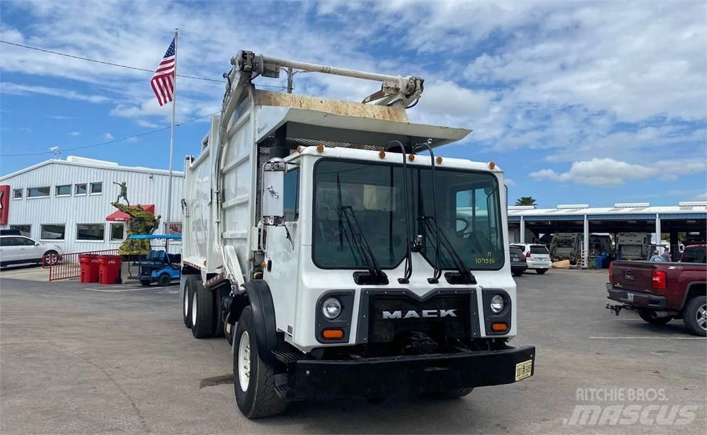 Mack MR688S Renovationslastbiler