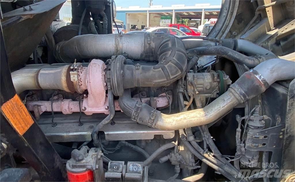 Mack MR688S Renovationslastbiler