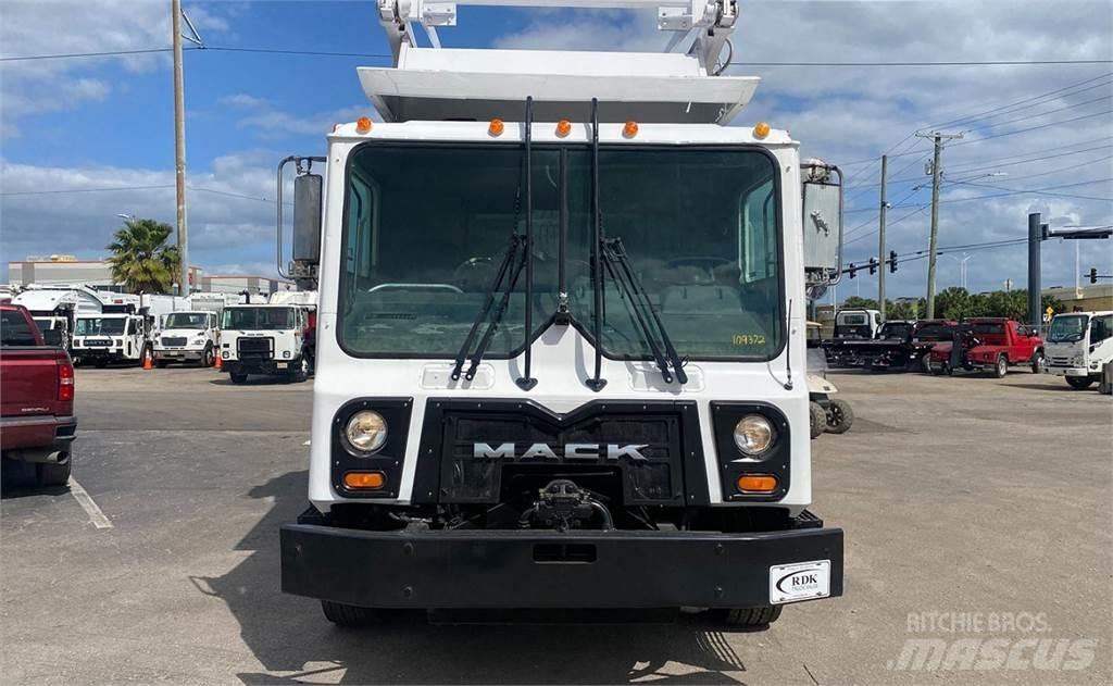 Mack MRU Renovationslastbiler