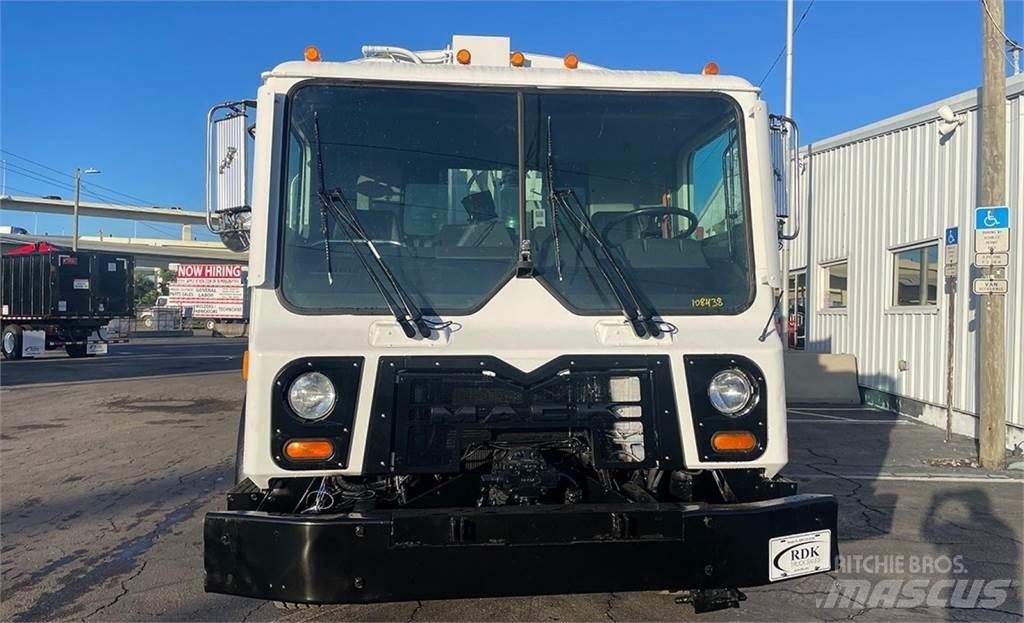 Mack MRU613 Renovationslastbiler