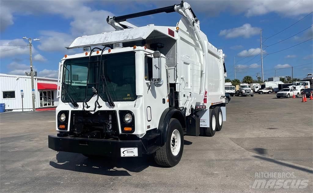 Mack MRU613 Renovationslastbiler