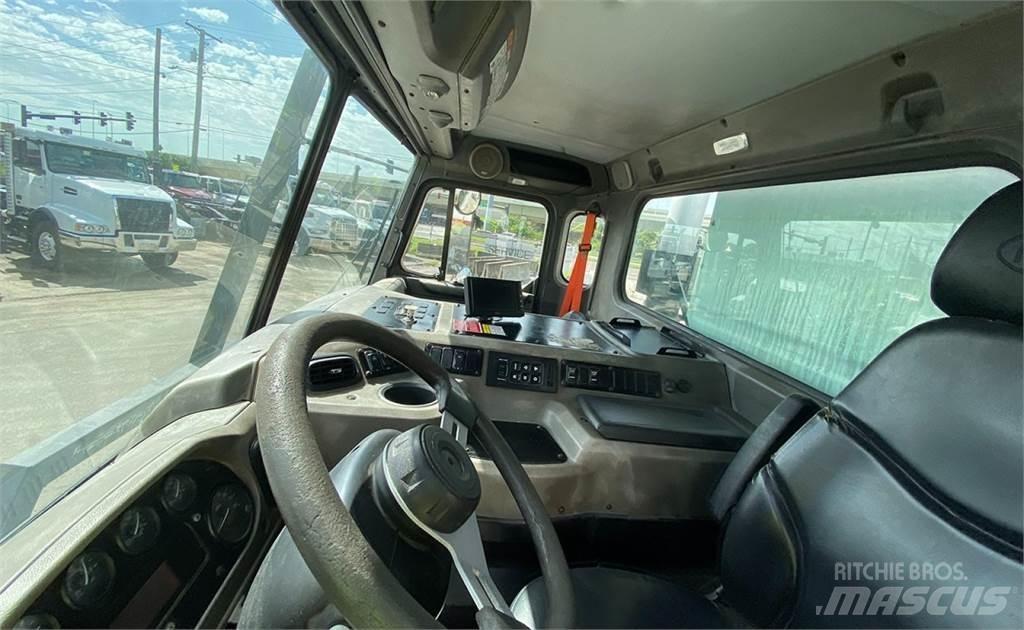 Peterbilt 320 Renovationslastbiler