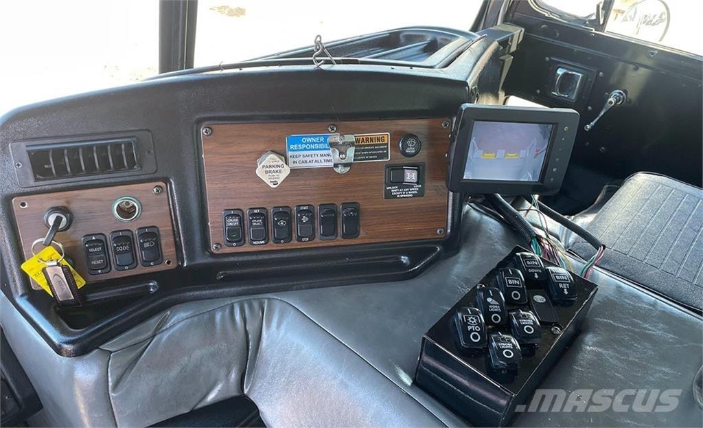 Peterbilt 320 Renovationslastbiler
