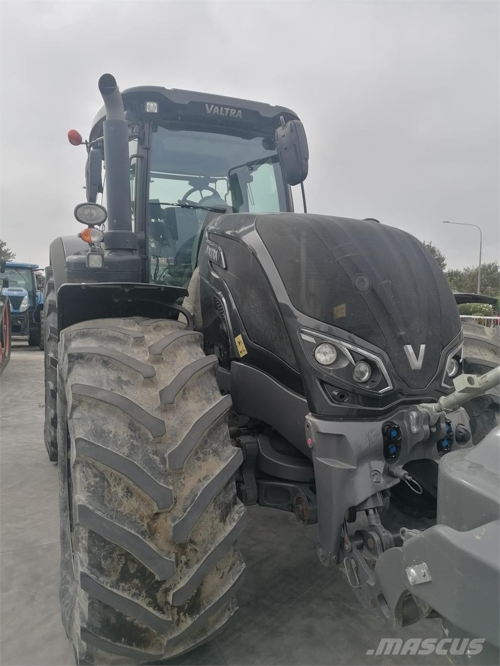 Valtra S324 Traktorer