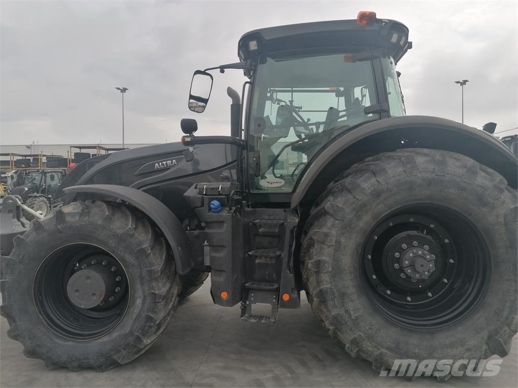 Valtra S324 Traktorer