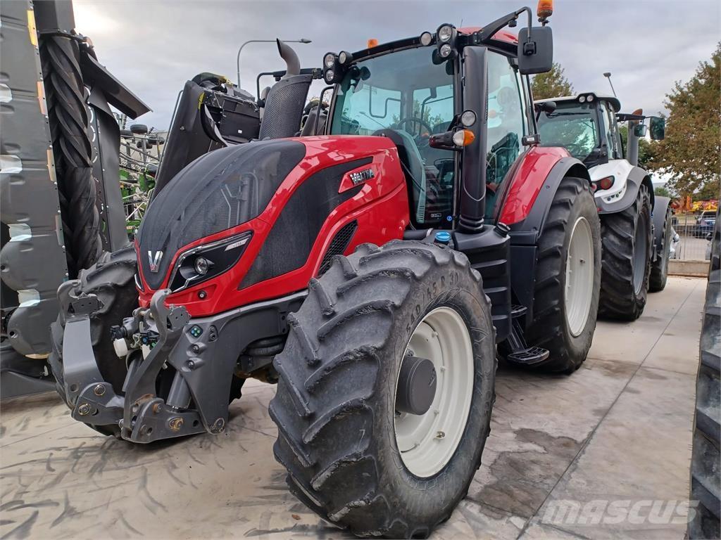 Valtra T 214 Traktorer