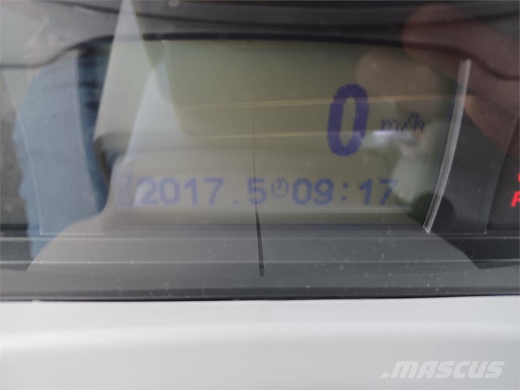 Valtra T 214 Traktorer