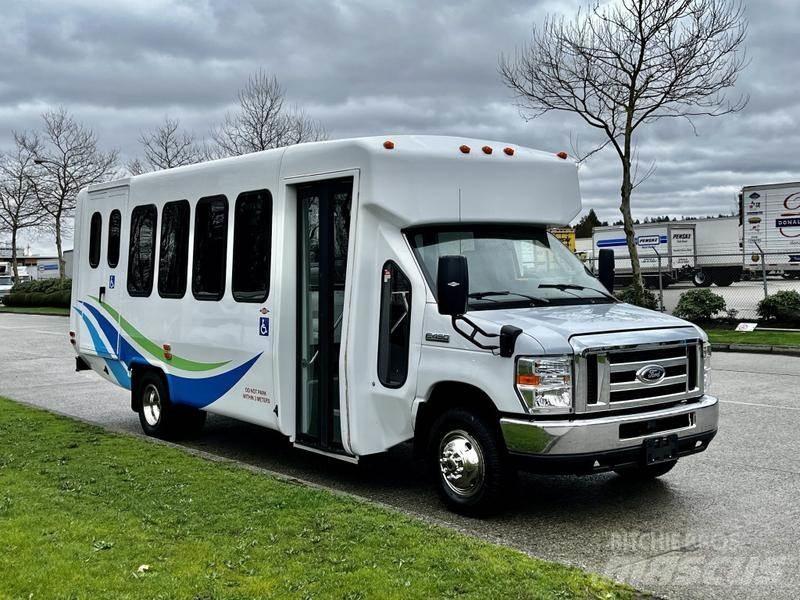 Ford Econoline Minibusser