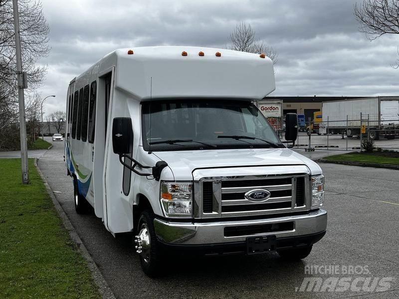 Ford Econoline Minibusser