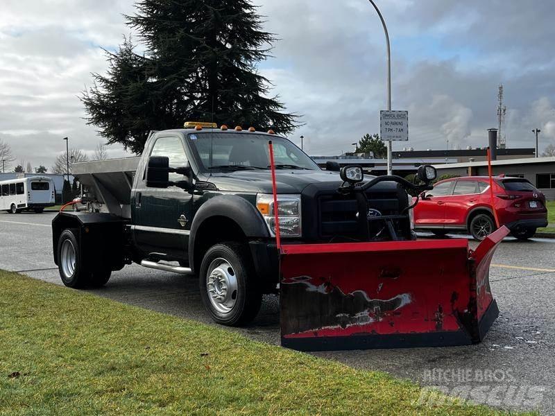 Ford F-550 Sneskovle og -plove