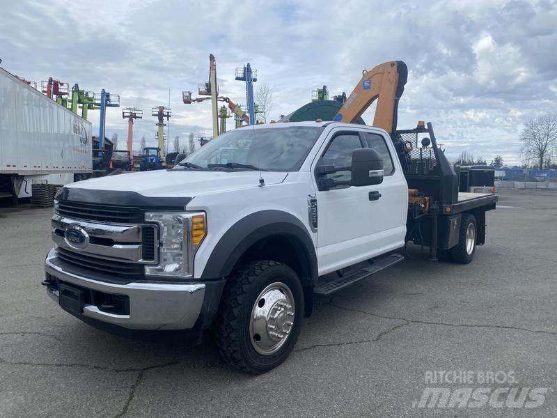Ford F-550 Lastbil med kran