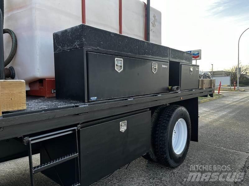 Ford F-750 Lastbil med lad/Flatbed