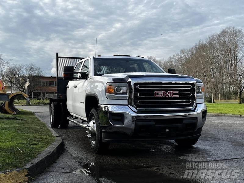 GMC Sierra 3500HD Lastbil med lad/Flatbed