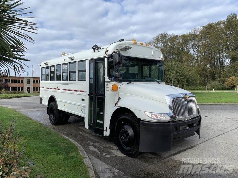 International 4200 Minibusser