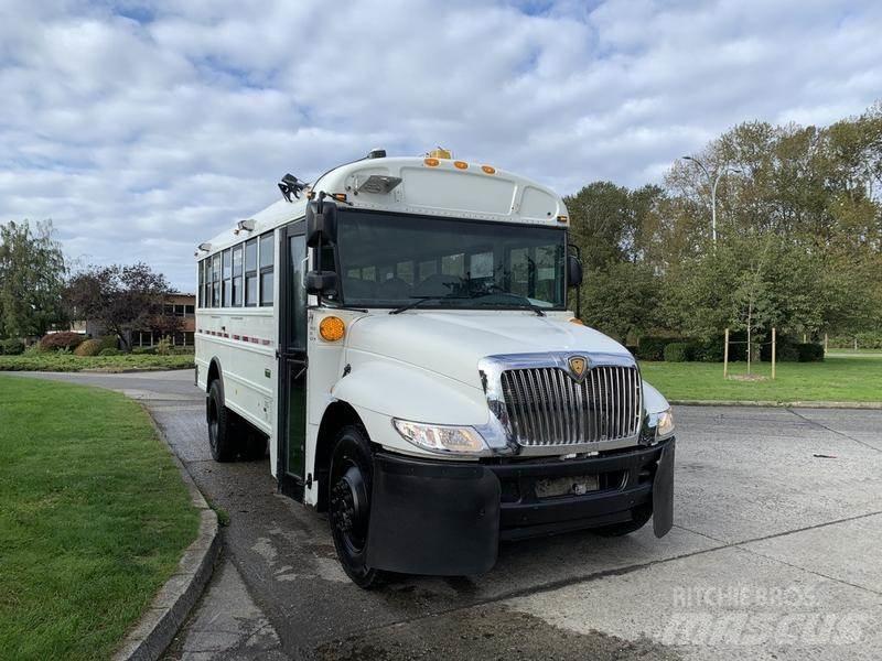 International 4200 Minibusser