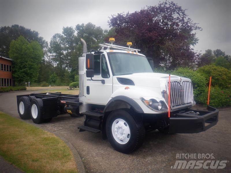 International 7400 Chassis