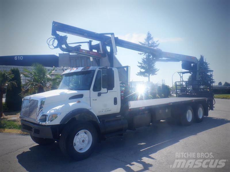 International 7500 Lastbil med kran