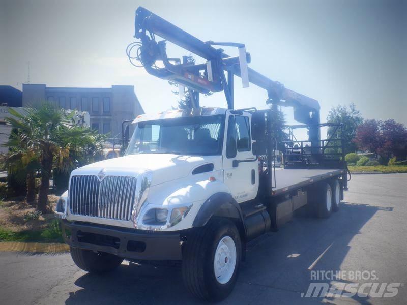 International 7500 Lastbil med kran