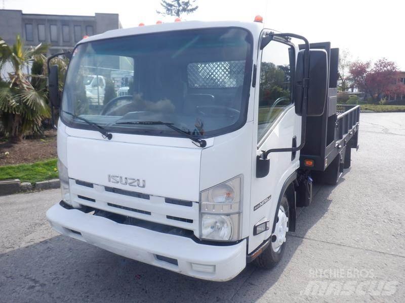 Isuzu NPR Lastbil med lad/Flatbed