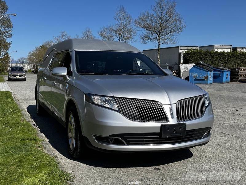 Lincoln MKT Biler