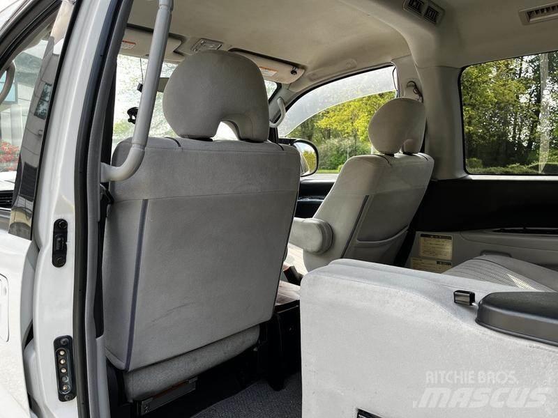Mitsubishi Delica Biler