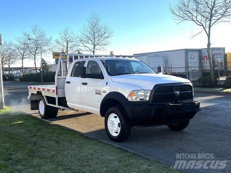RAM 5500 Lastbil med lad/Flatbed