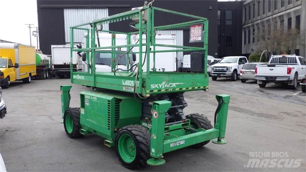 SkyJack SJ6826RT Saxlifte