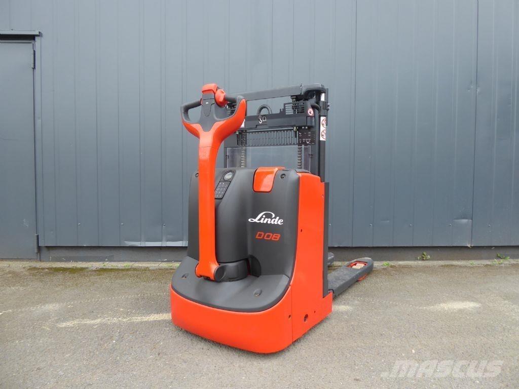 Linde D08 Gaffelstabler med gående fører