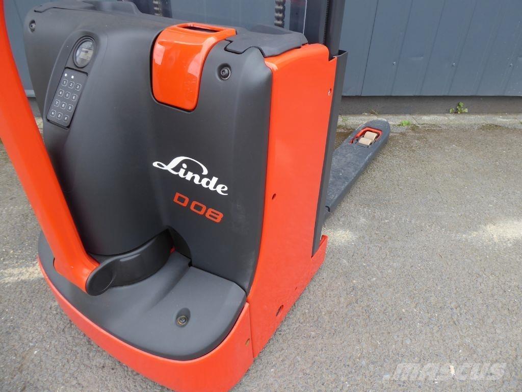Linde D08 Gaffelstabler med gående fører