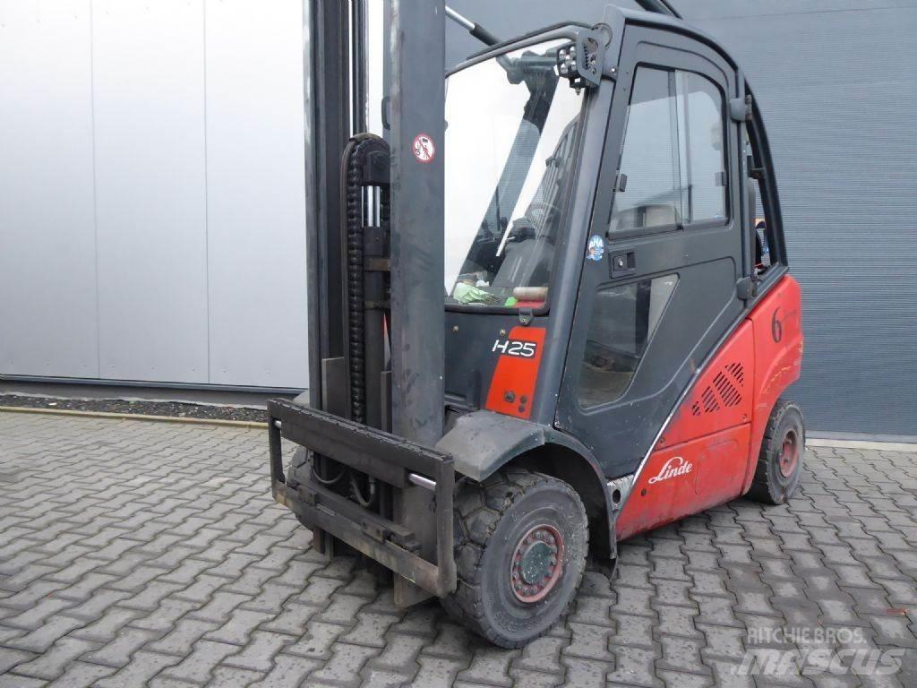 Linde H25T-01 LPG gaffeltrucks