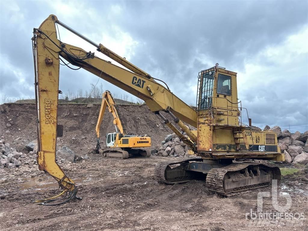 CAT 235C Materialehåndteringsmaskiner