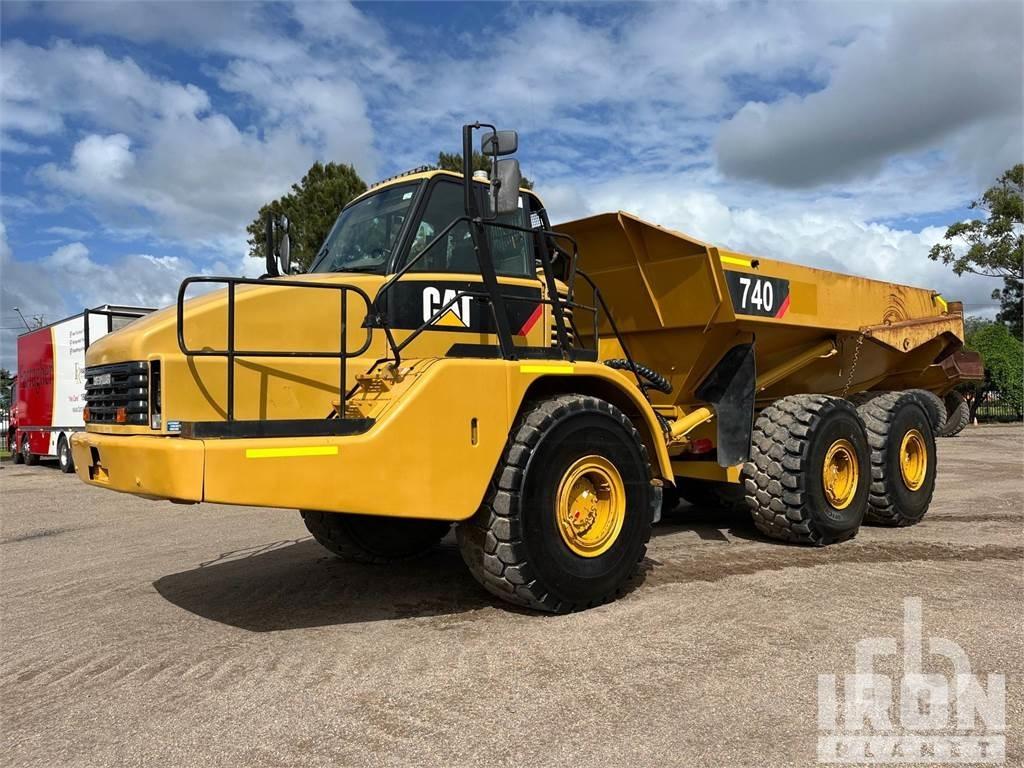 CAT 740 Terrængående lastbiler