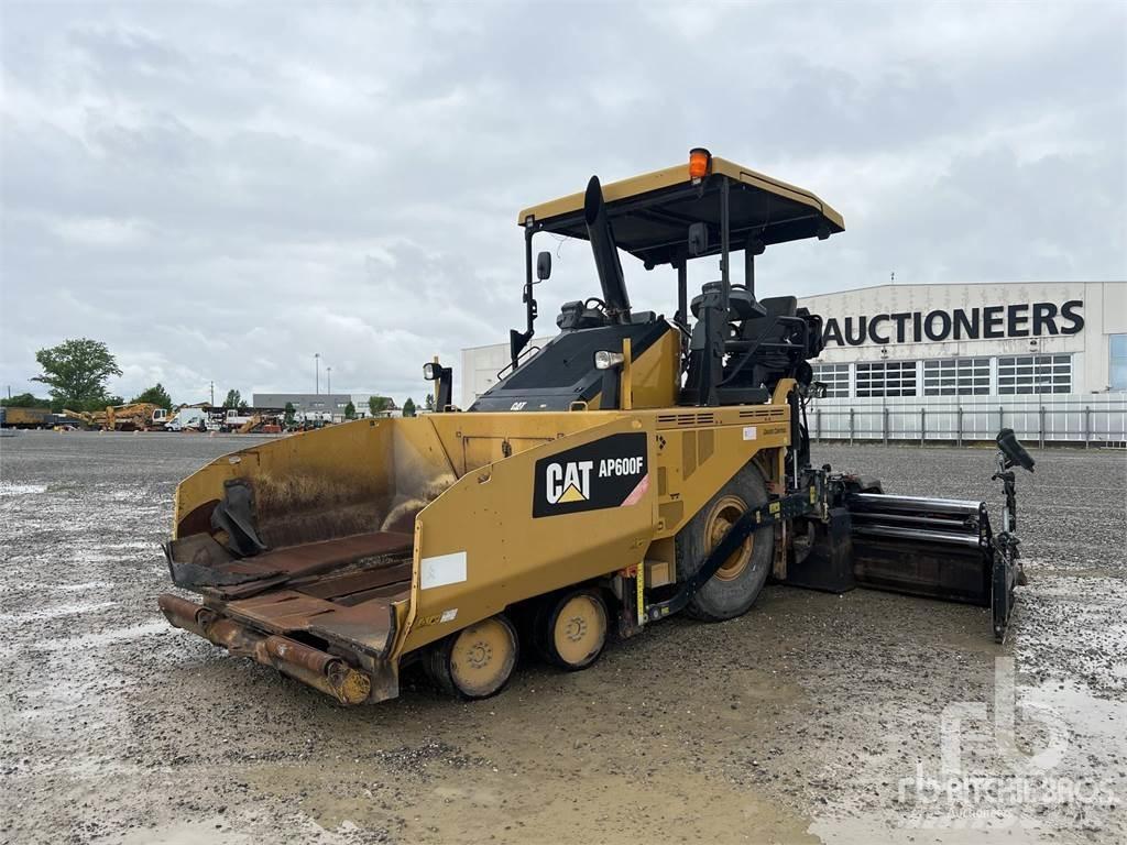 CAT AP600F Asfaltudlæggere