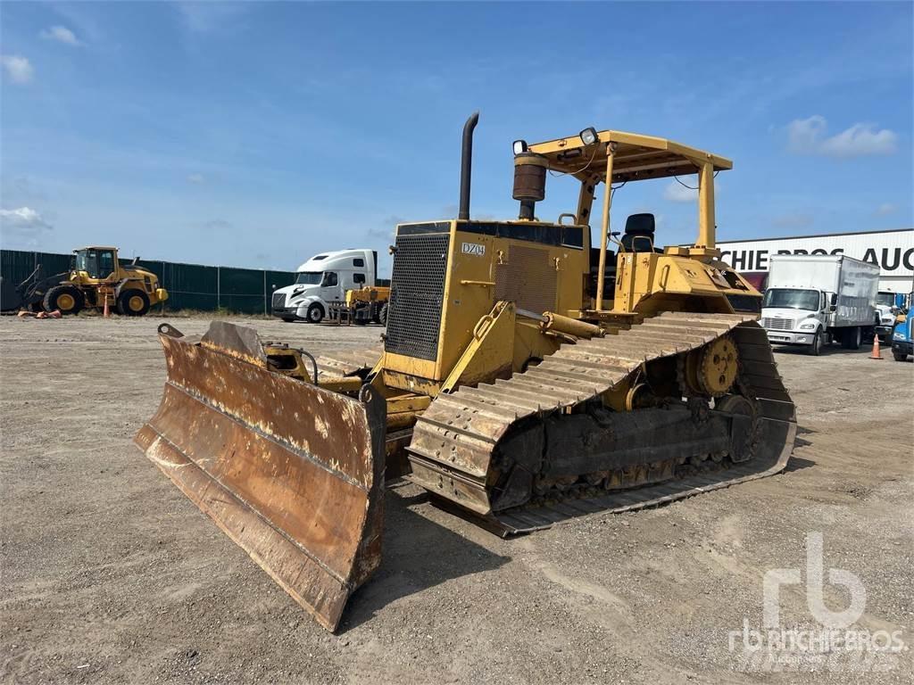 CAT D6M Bulldozer på larvebånd