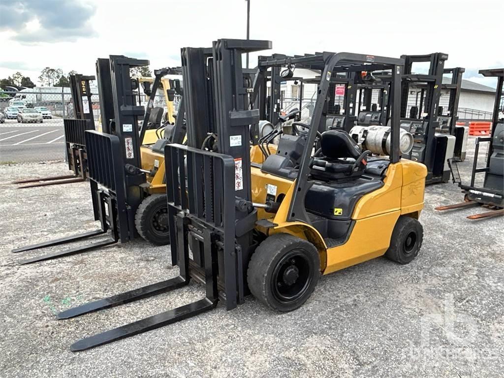 CAT GP30N Diesel gaffeltrucks