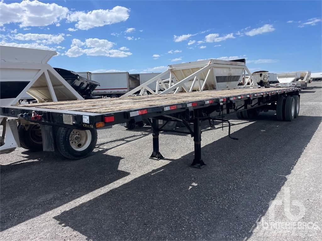  COMM 104 in Semi-trailer med lad/flatbed