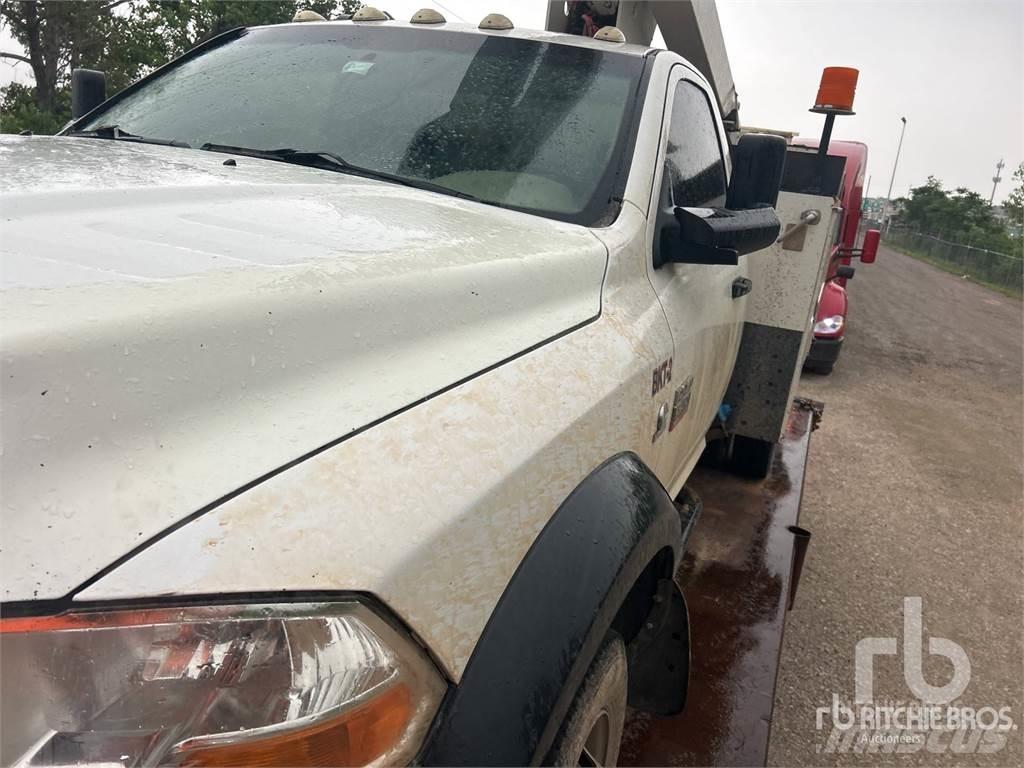 Dodge 5500 Lastbil med lad/Flatbed