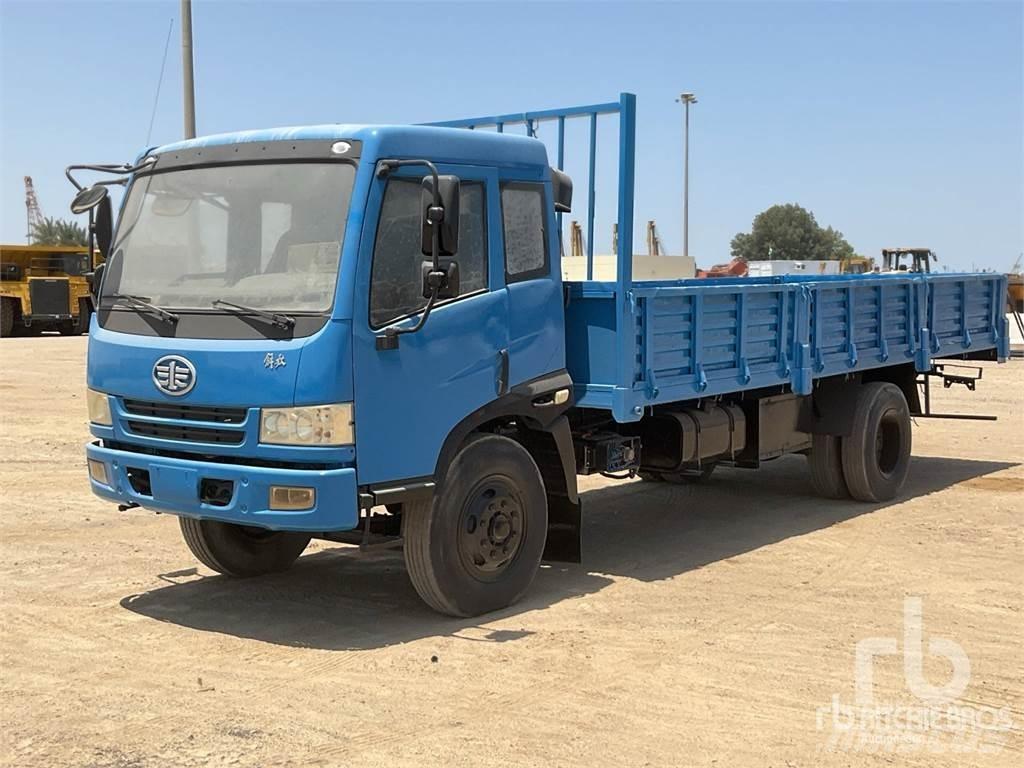 FAW 1120P9K2L3E Lastbil med lad/Flatbed