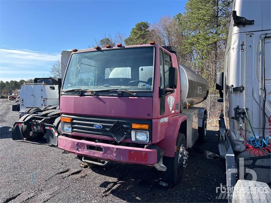 Ford CF8000 Tankvogne - vand