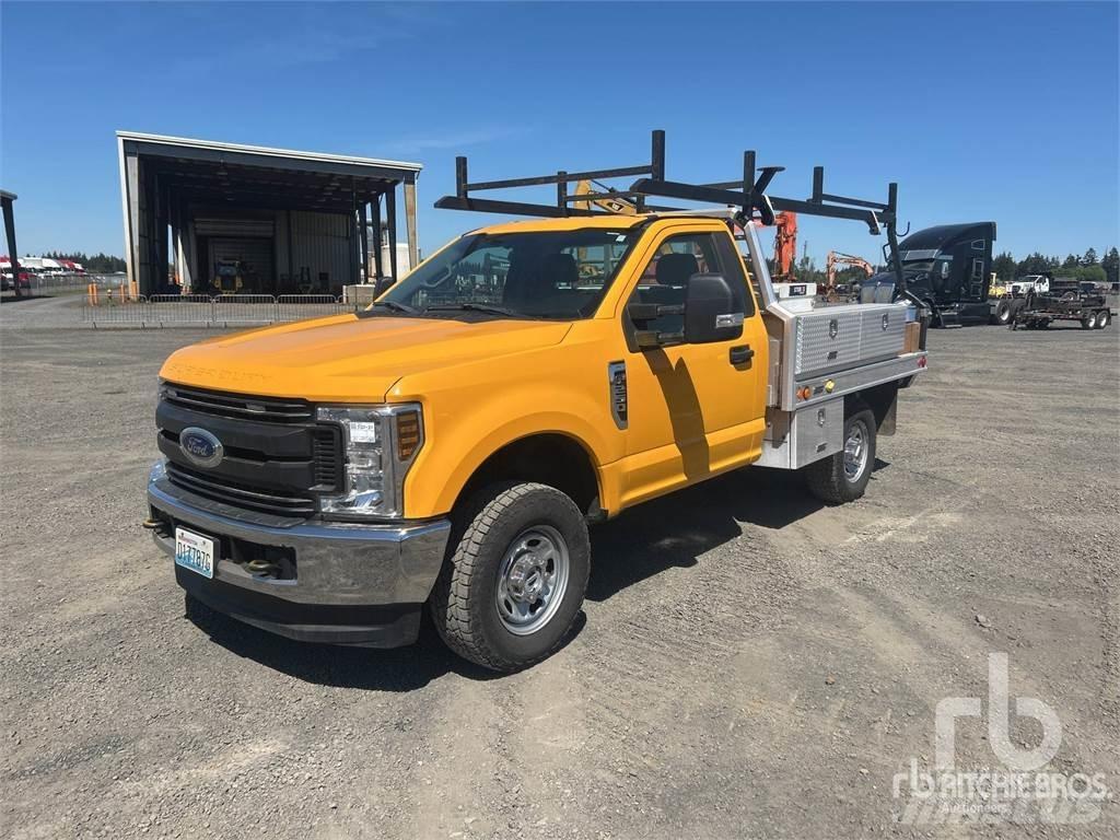 Ford F-250 Lastbil med lad/Flatbed