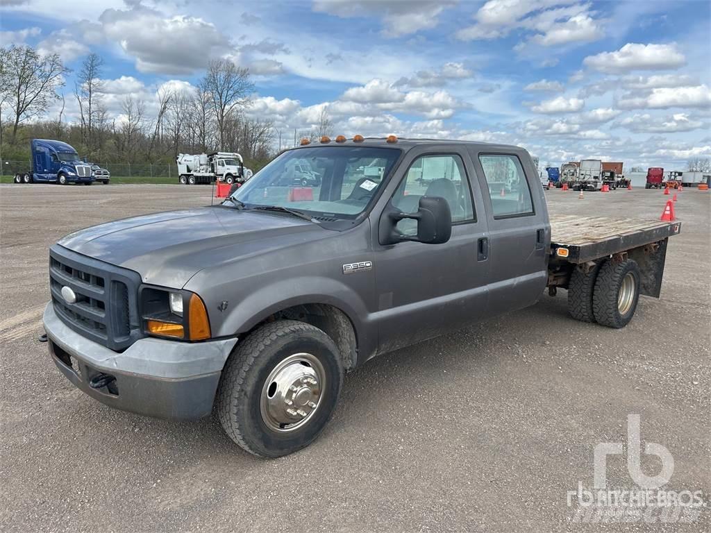 Ford F-350 Lastbil med lad/Flatbed