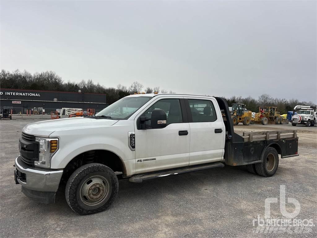 Ford F-350 Lastbil med lad/Flatbed