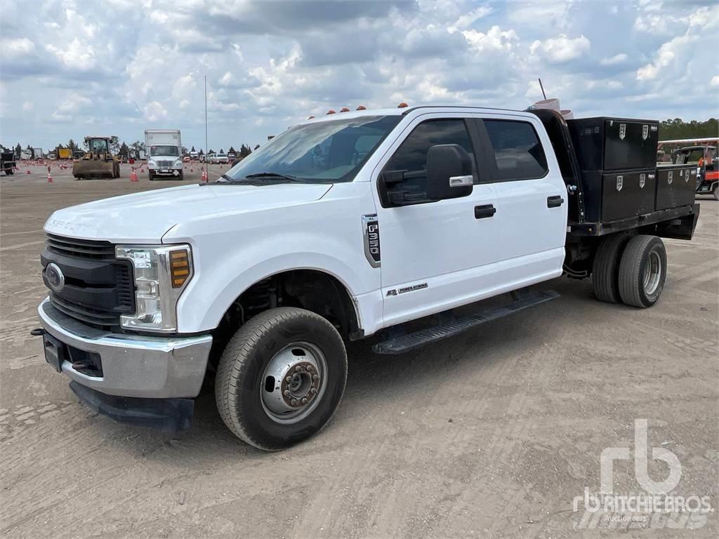 Ford F-350 Lastbil med lad/Flatbed