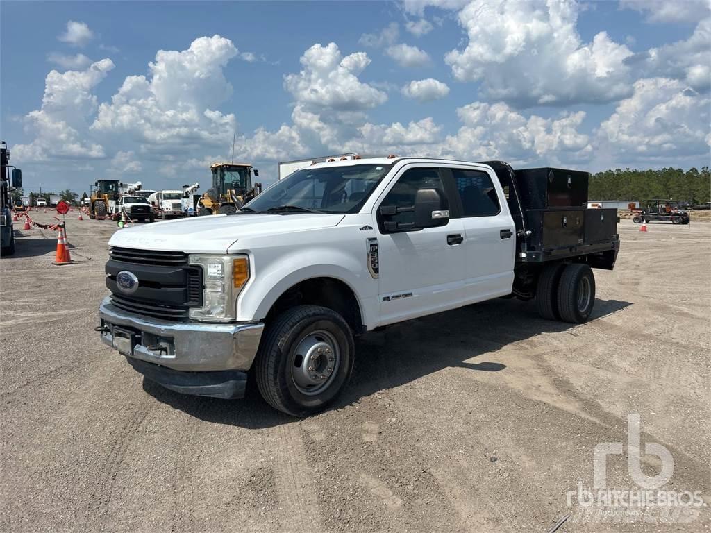 Ford F-350 Lastbil med lad/Flatbed