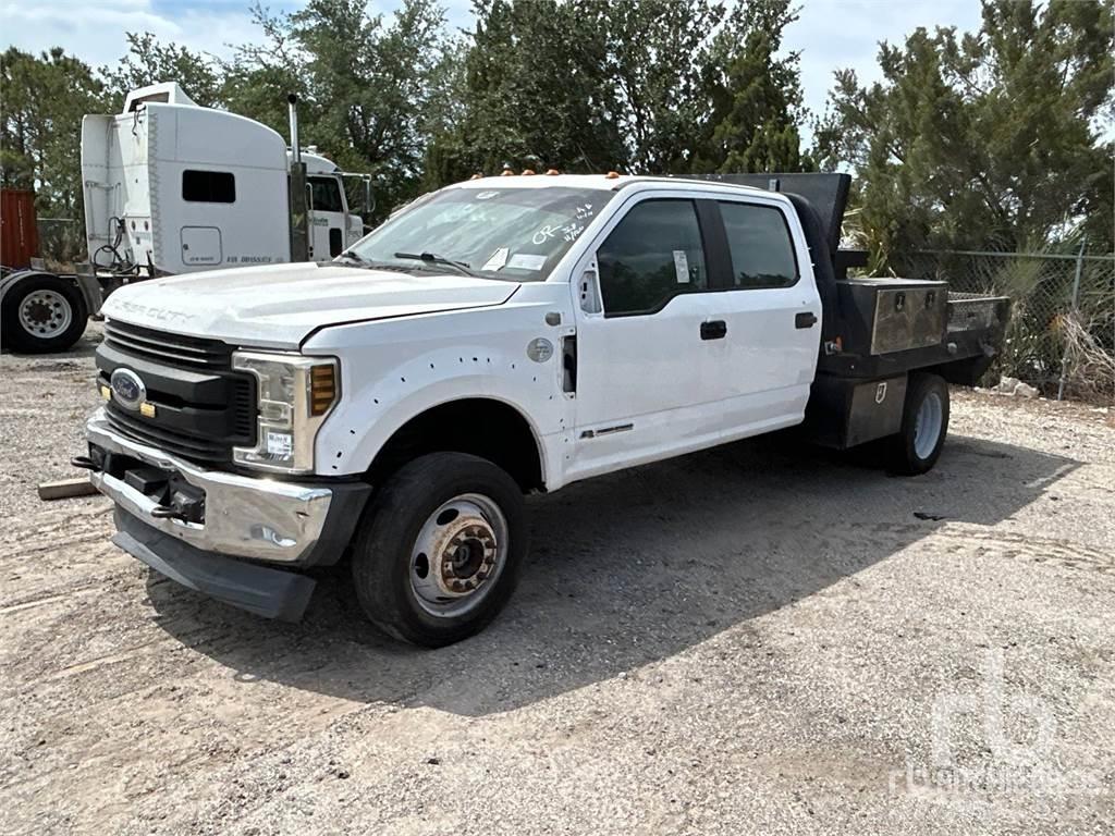 Ford F-450 Lastbil med lad/Flatbed