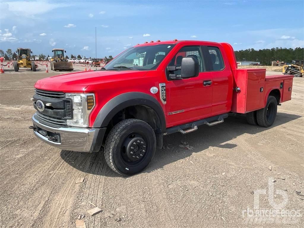 Ford F-450 Chassis