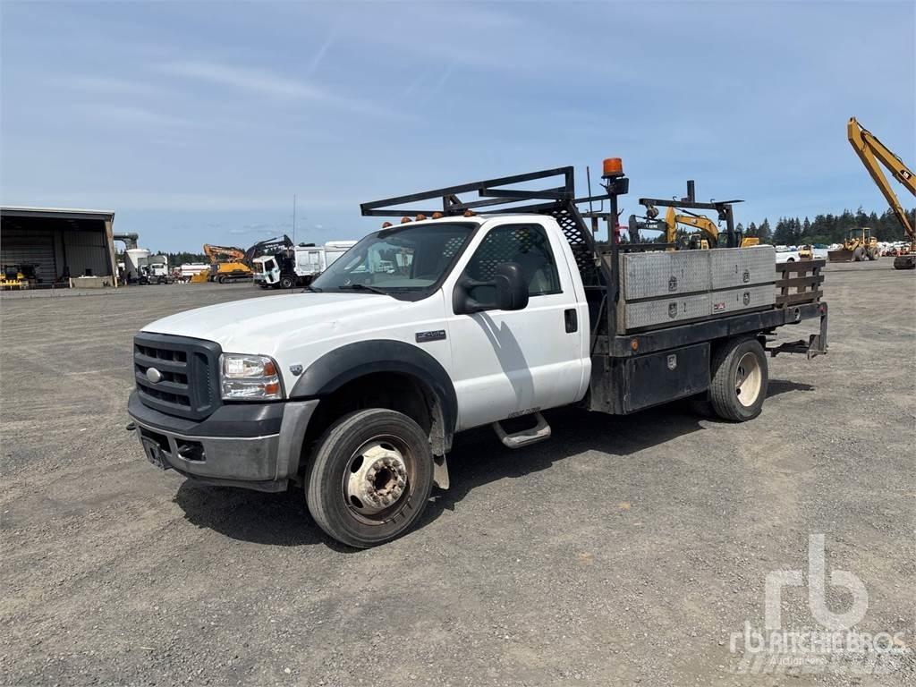 Ford F-450 Lastbil med lad/Flatbed