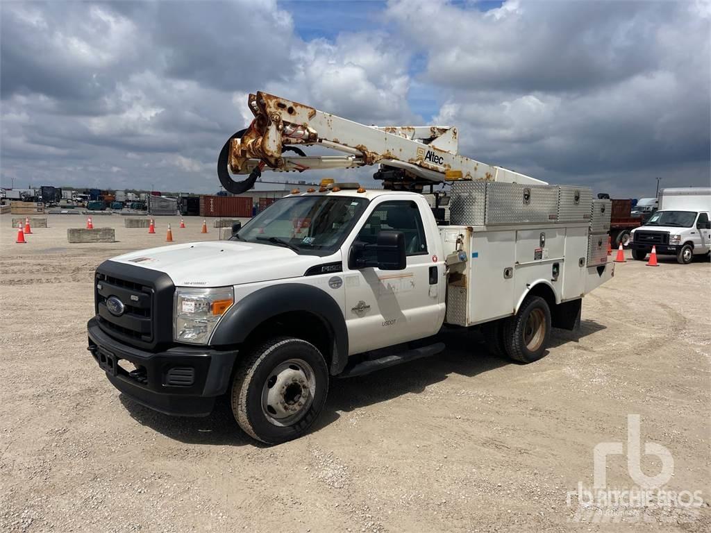Ford F-550 Trailermonterede lifte