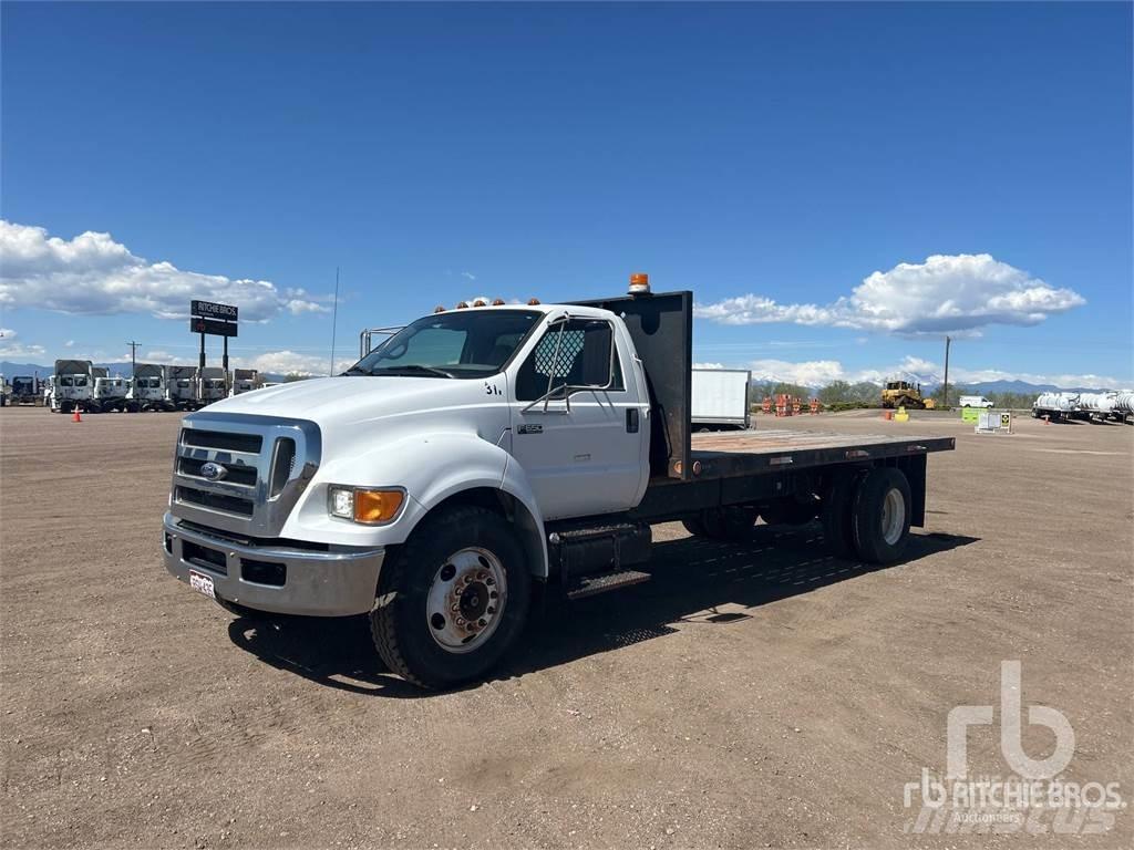 Ford F-650 Lastbil med lad/Flatbed