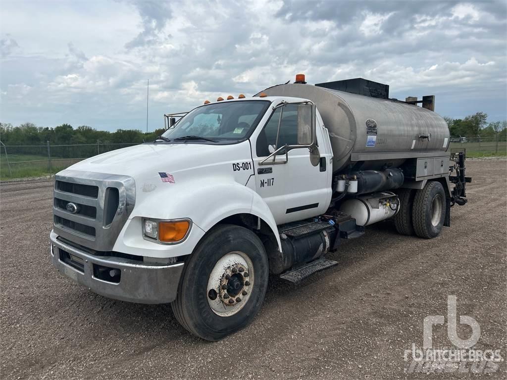 Ford F-750 Bitumen maskiner